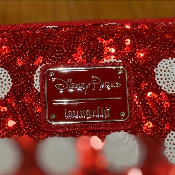 Brand New w/ tags Disney Parks Loungefly Minnie Mouse Wallet White & Red - Picture 3 of 7